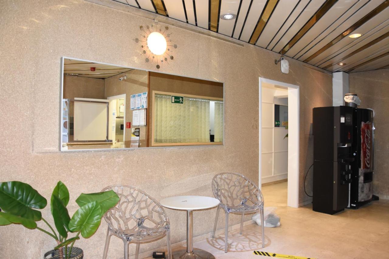 Sun Hotel Saint-Gilles Bagian luar foto