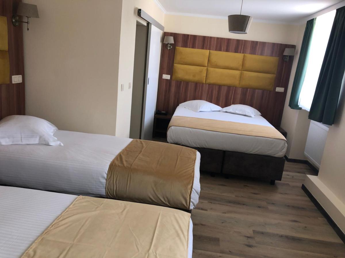 Sun Hotel Saint-Gilles Bagian luar foto