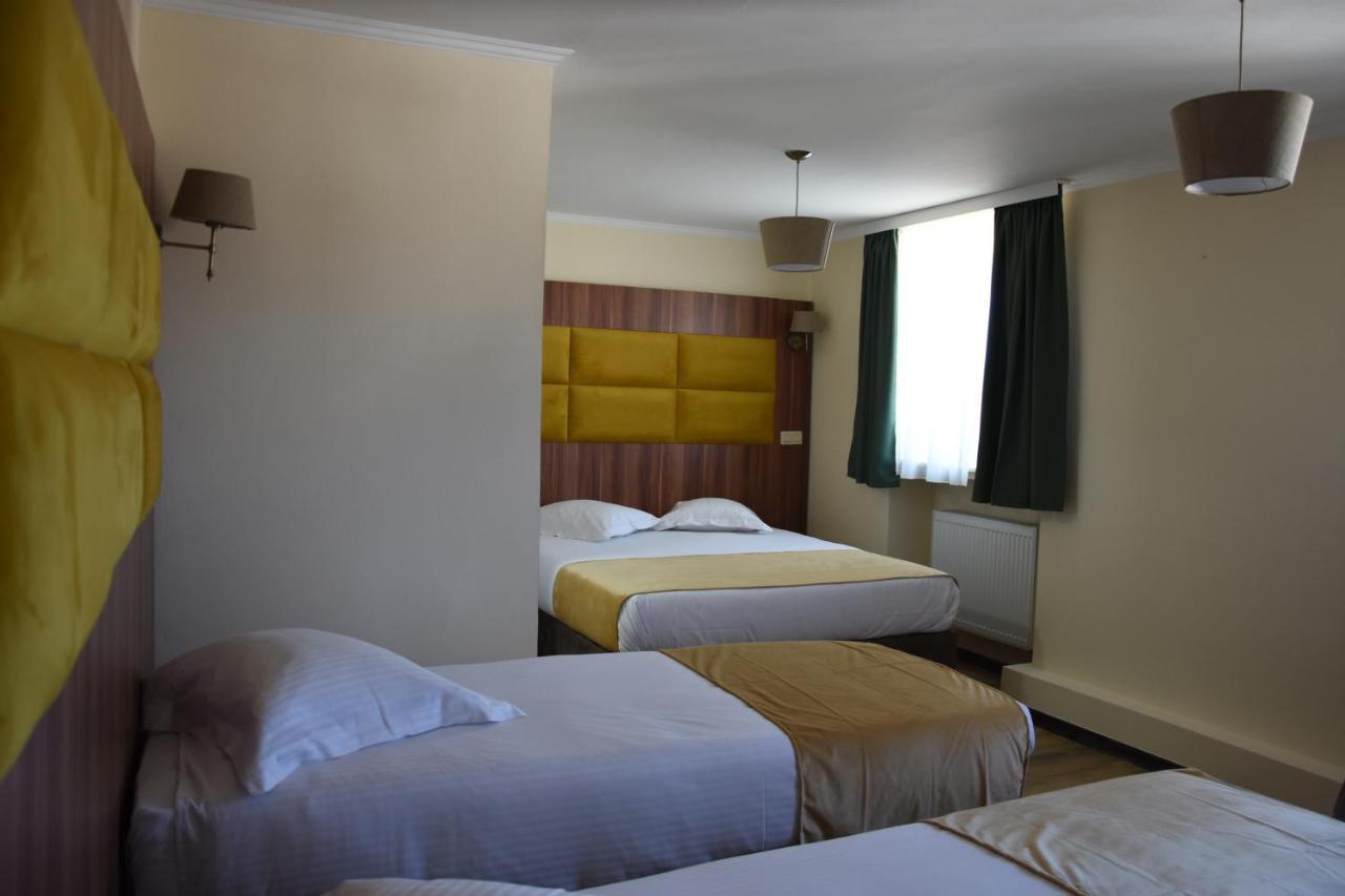 Sun Hotel Saint-Gilles Bagian luar foto