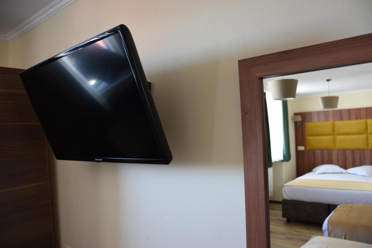 Sun Hotel Saint-Gilles Bagian luar foto