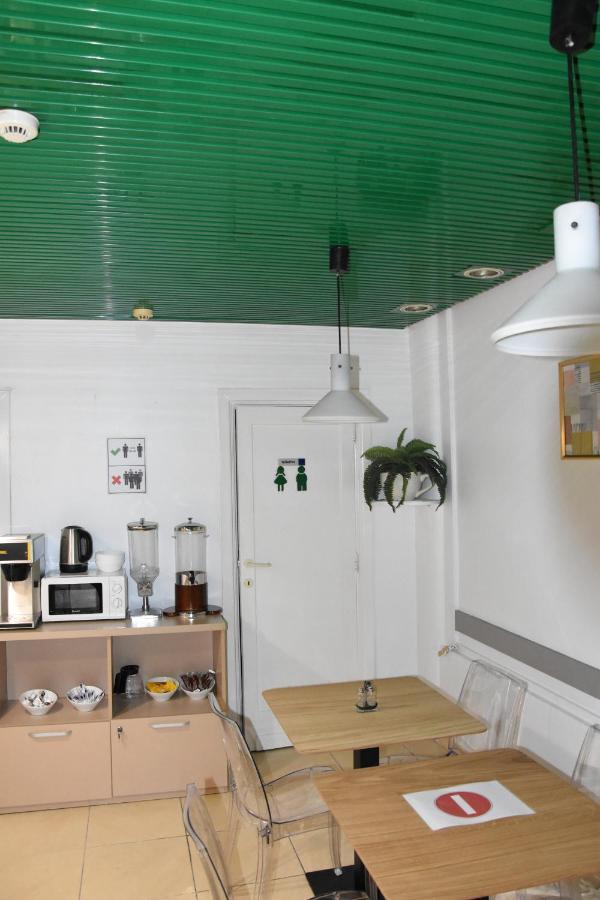 Sun Hotel Saint-Gilles Bagian luar foto
