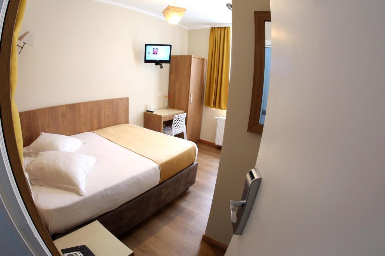 Sun Hotel Saint-Gilles Bagian luar foto