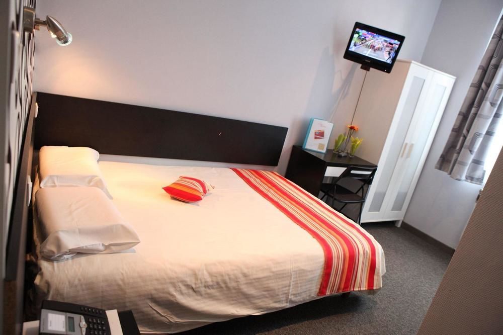 Sun Hotel Saint-Gilles Bagian luar foto