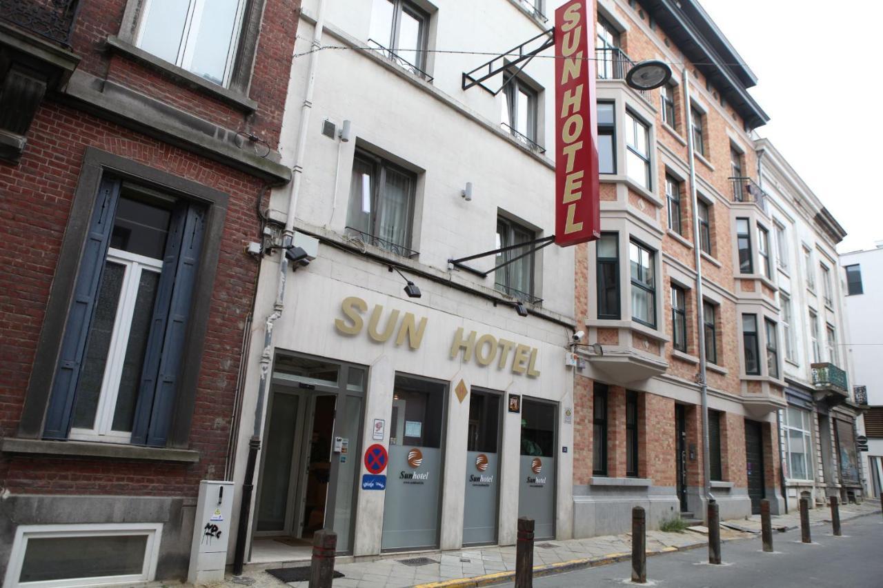 Sun Hotel Saint-Gilles Bagian luar foto